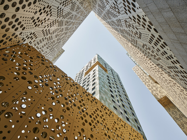 Architectural Resilience: Modern Innovations in Low-Slope Building Envelopes