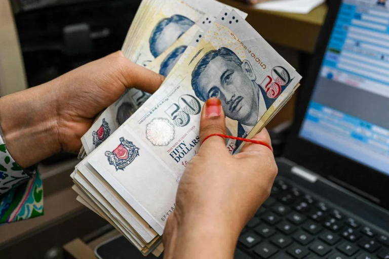 Singapore Treasury Bills: A Complete Guide to T-Bill Rates, Auctions, and Investments